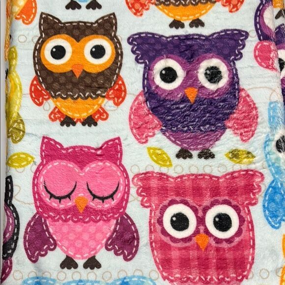 OWL THROW BLANKET - Picture 2 of 6